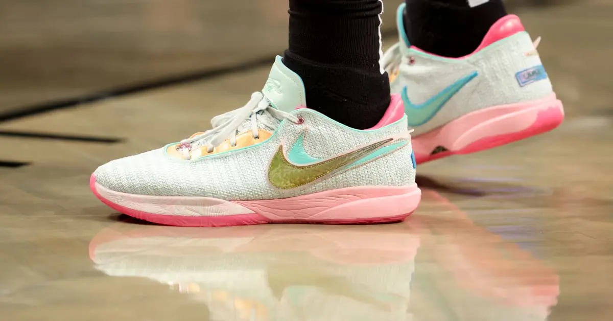 So sánh LeBron 20 với các đối thủ cạnh tranh