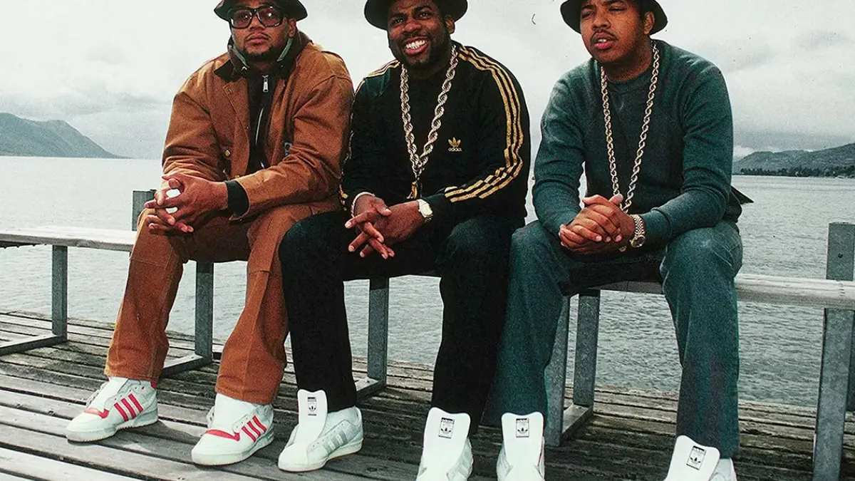 Hinh anh 1: Tu Run-D.M.C. toi Travis Scott: Giay the thao va van hoa Hip-Hop