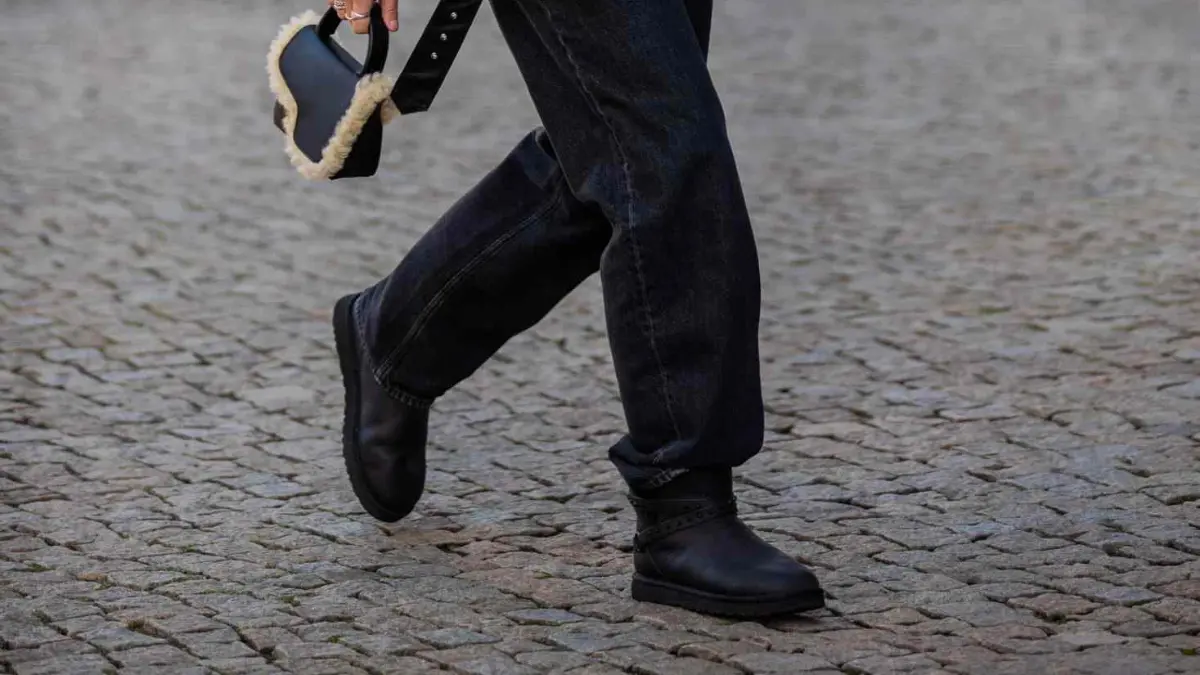 Hinh anh 10: Tu xau xi den xuat sac: Dong thoi gian cua giay boots UGG
