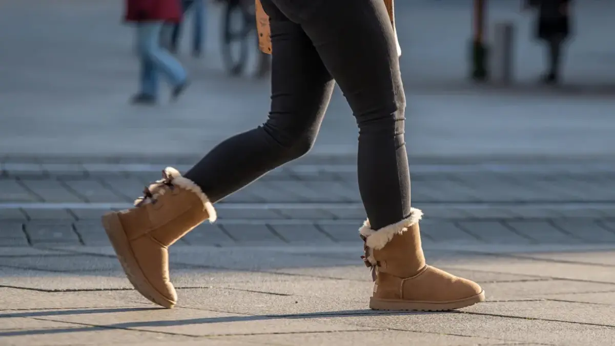 Hinh anh 5: Tu xau xi den xuat sac: Dong thoi gian cua giay boots UGG