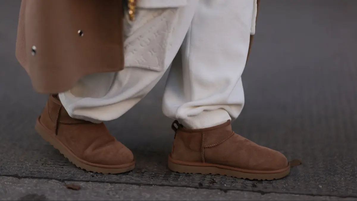 Hinh anh 7: Tu xau xi den xuat sac: Dong thoi gian cua giay boots UGG