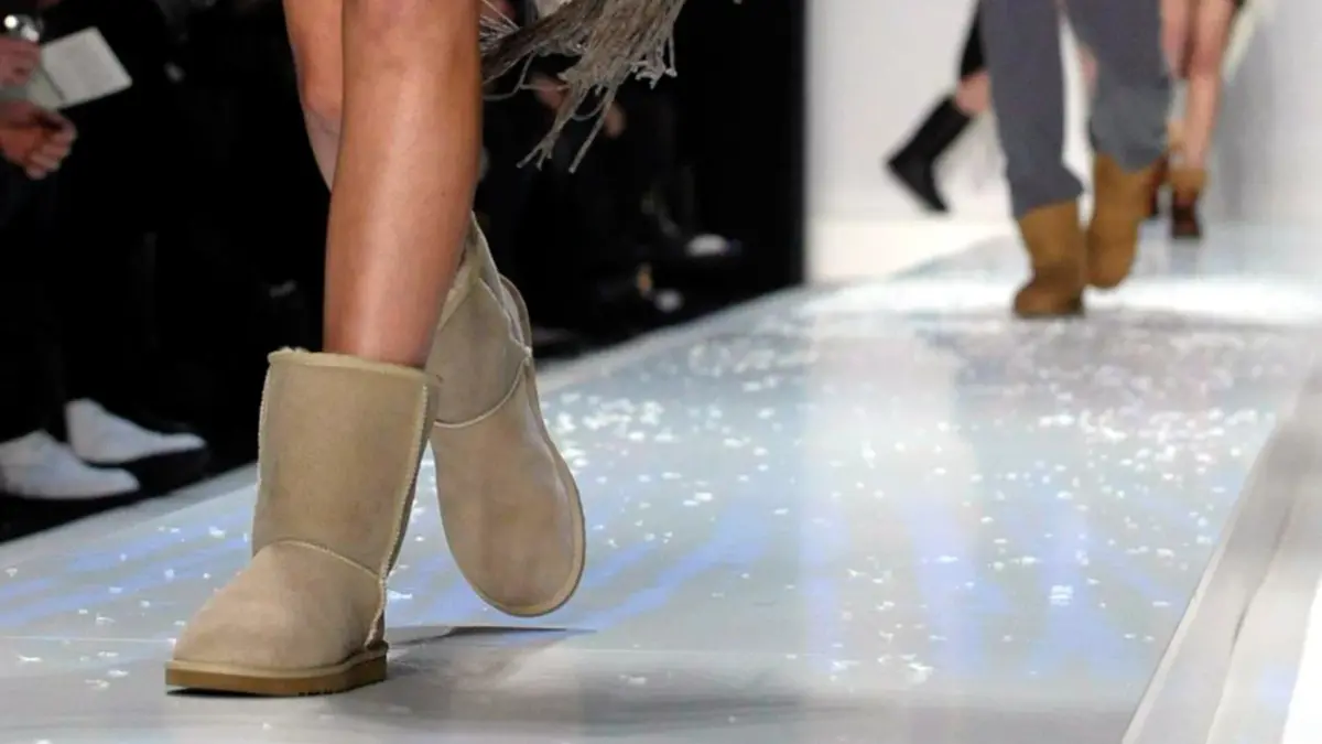 Hinh anh 9: Tu xau xi den xuat sac: Dong thoi gian cua giay boots UGG