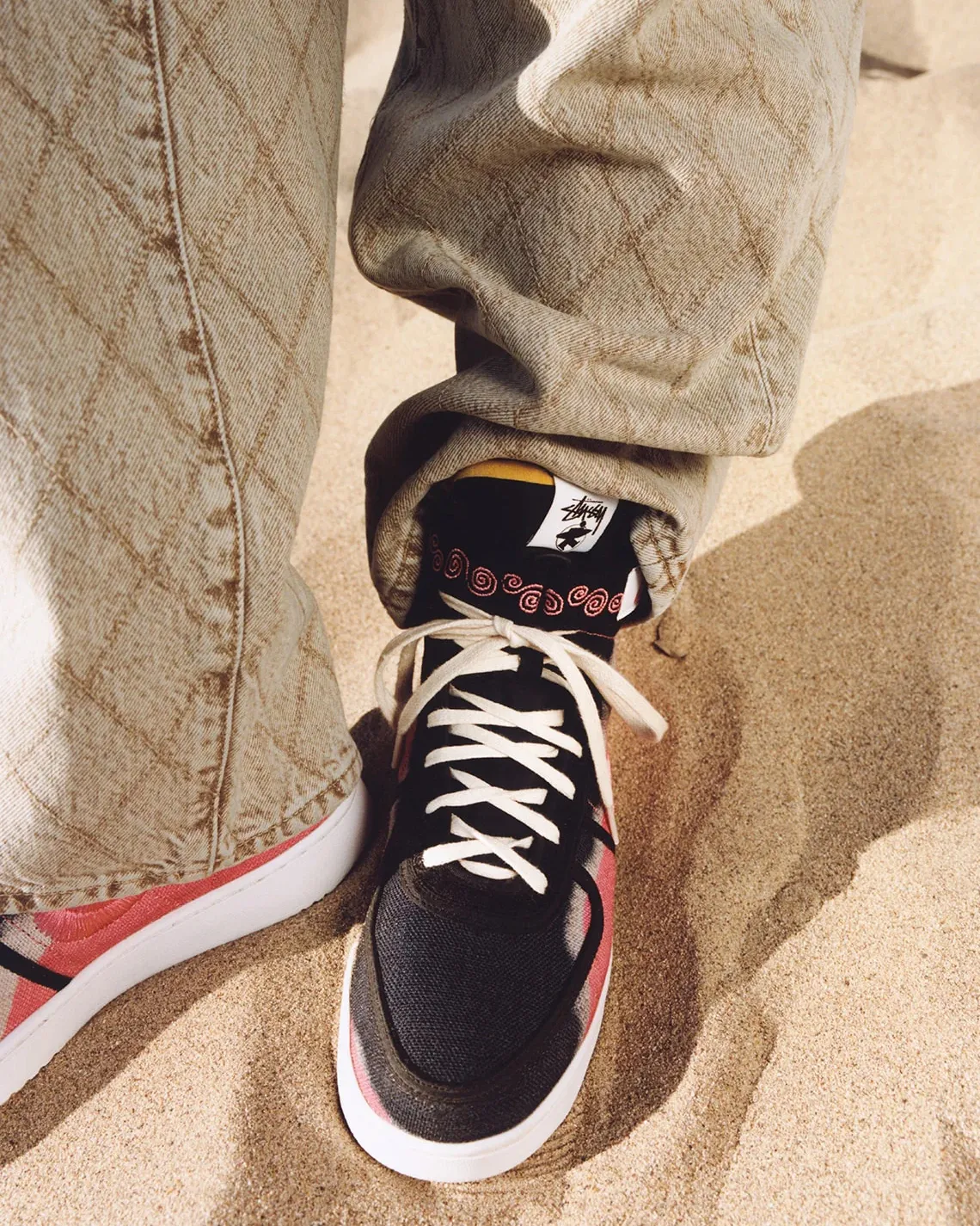 Stussy hé lộ phiên bản hợp tác cùng Nike Vandal High