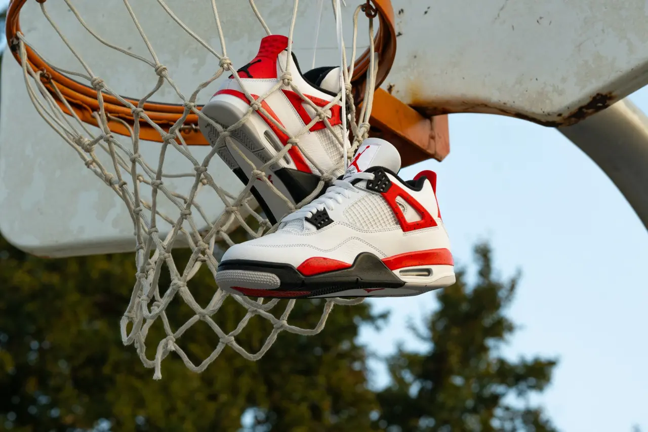 Air Jordan 4 'Red Cement' - phiên bản Jordan 4 đáng sở hữu nhất cuối năm 2023?