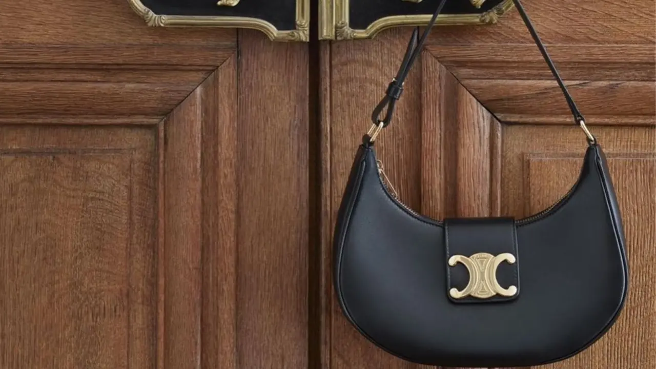 Hinh anh 3: Celine Triomphe Ava Bag: Su Hoan Hao Ket Hop Giua Thoi Trang va Tinh Ung Dung