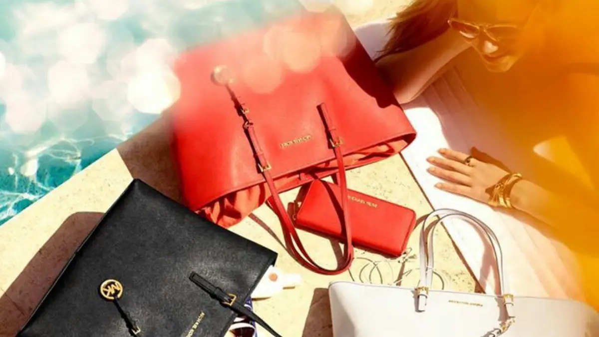 Michael Kors - Khám phá nơi những chiếc ví được sản xuất