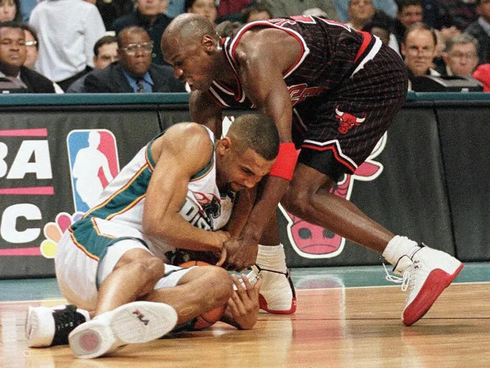 Hinh anh 2: Phien ban Air Jordan 12 tro lai day manh me voi phoi mau "Cherry"