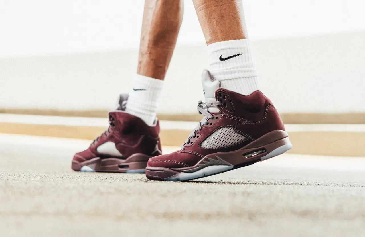 Hinh anh 8: Top 10 mau sneaker dang mua nhat mua thu 2023