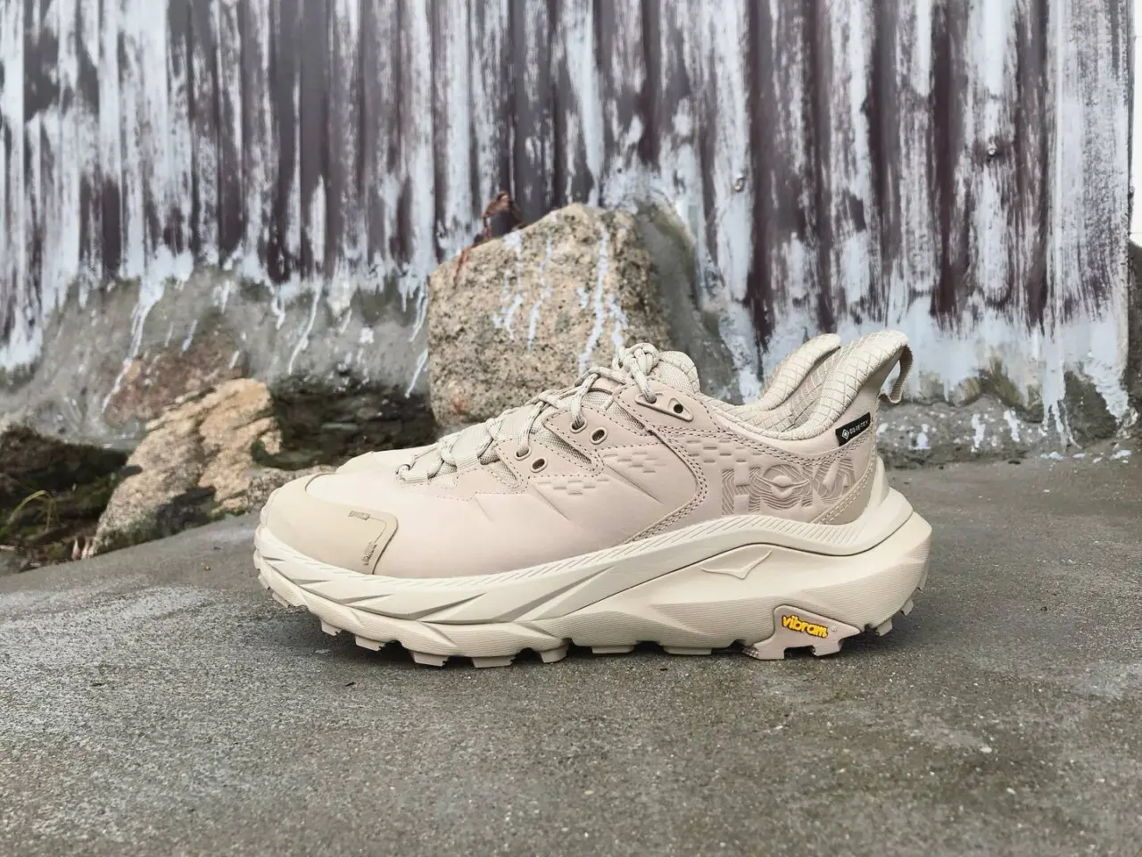 Hinh anh 9: Top 10 mau sneaker dang mua nhat mua thu 2023