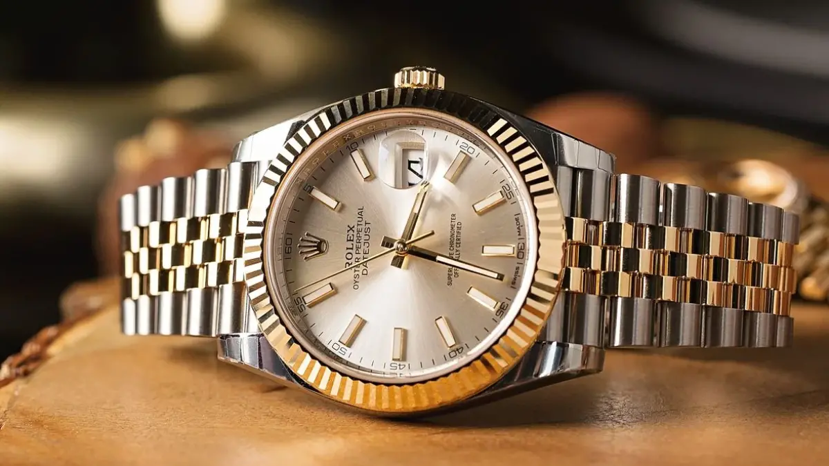 Cách Rolex cạnh tranh trong kỷ nguyên đồng hồ thông minh