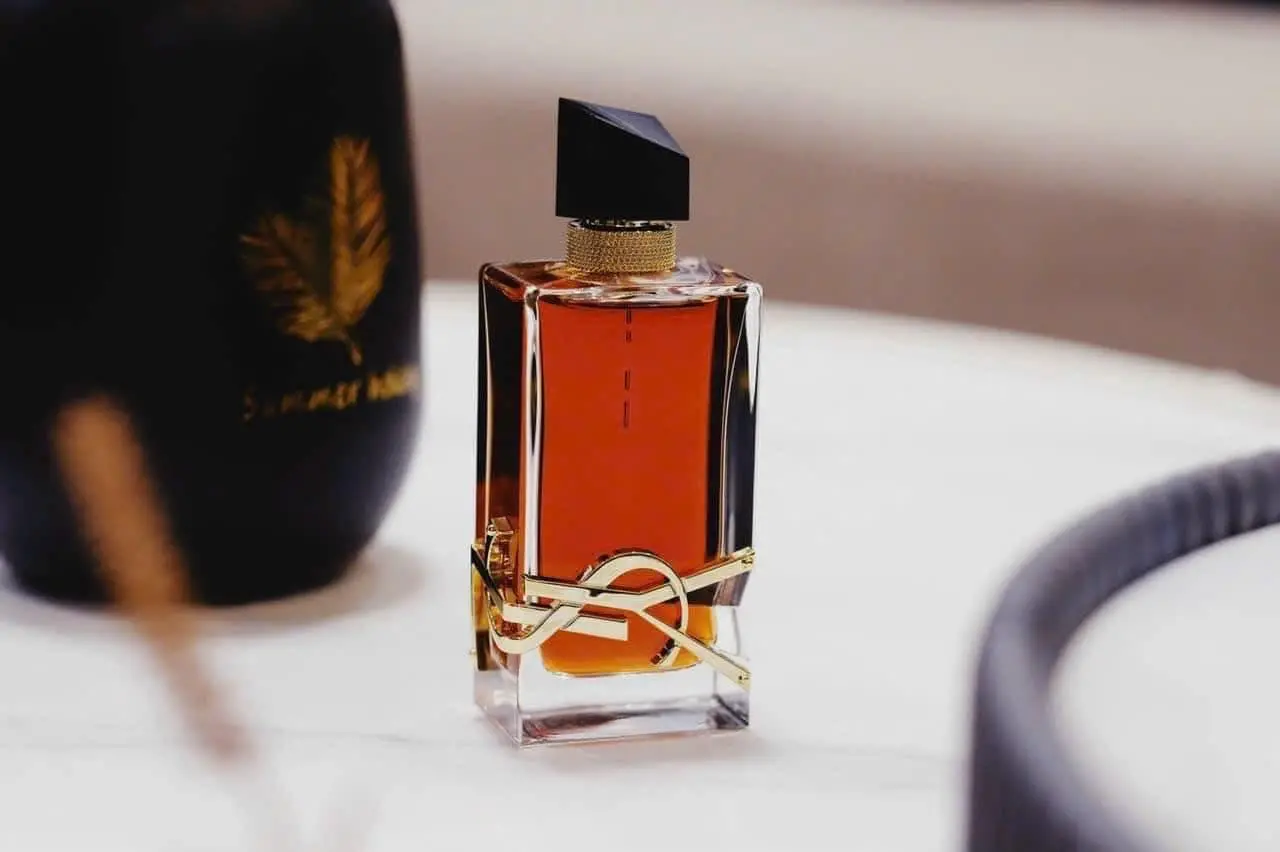 Hinh anh 1: Kham pha suc quyen ru cua Yves Saint Laurent Libre Le Parfum