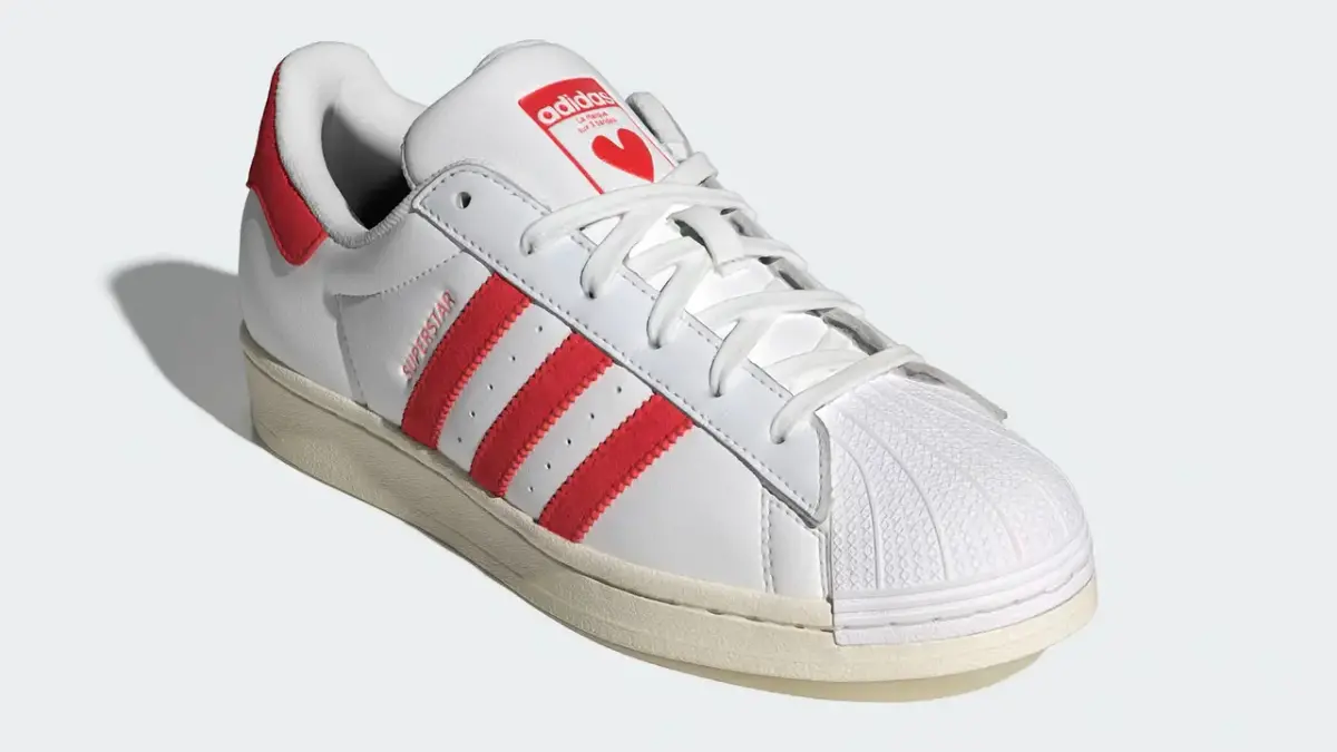 Hinh anh 10: 13 mau sneaker ly tuong de tang nguoi yeu vao dip Valentine nay