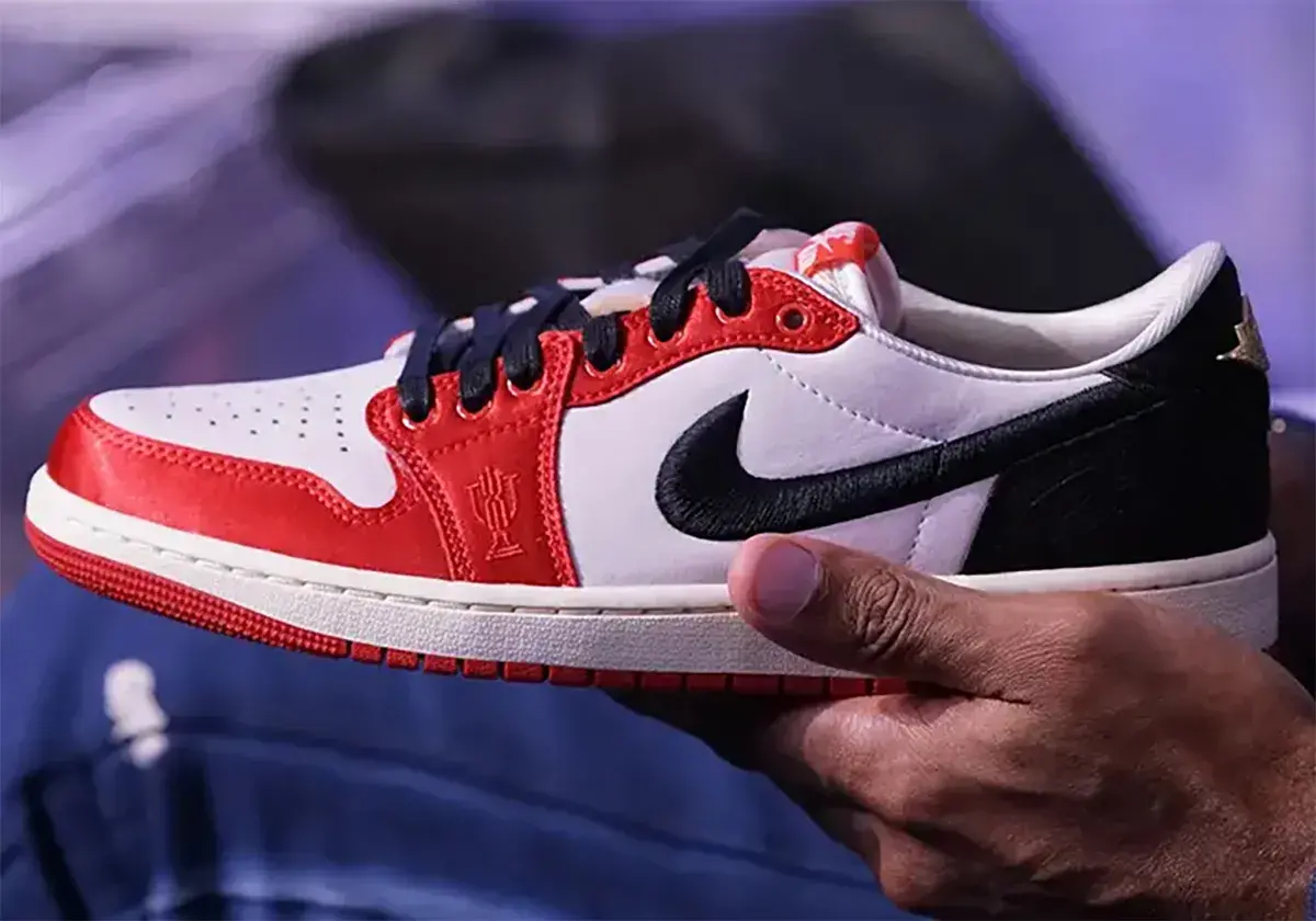Hinh anh 1: Sieu pham Trophy Room x Jordan 1 Low OG sap ra mat