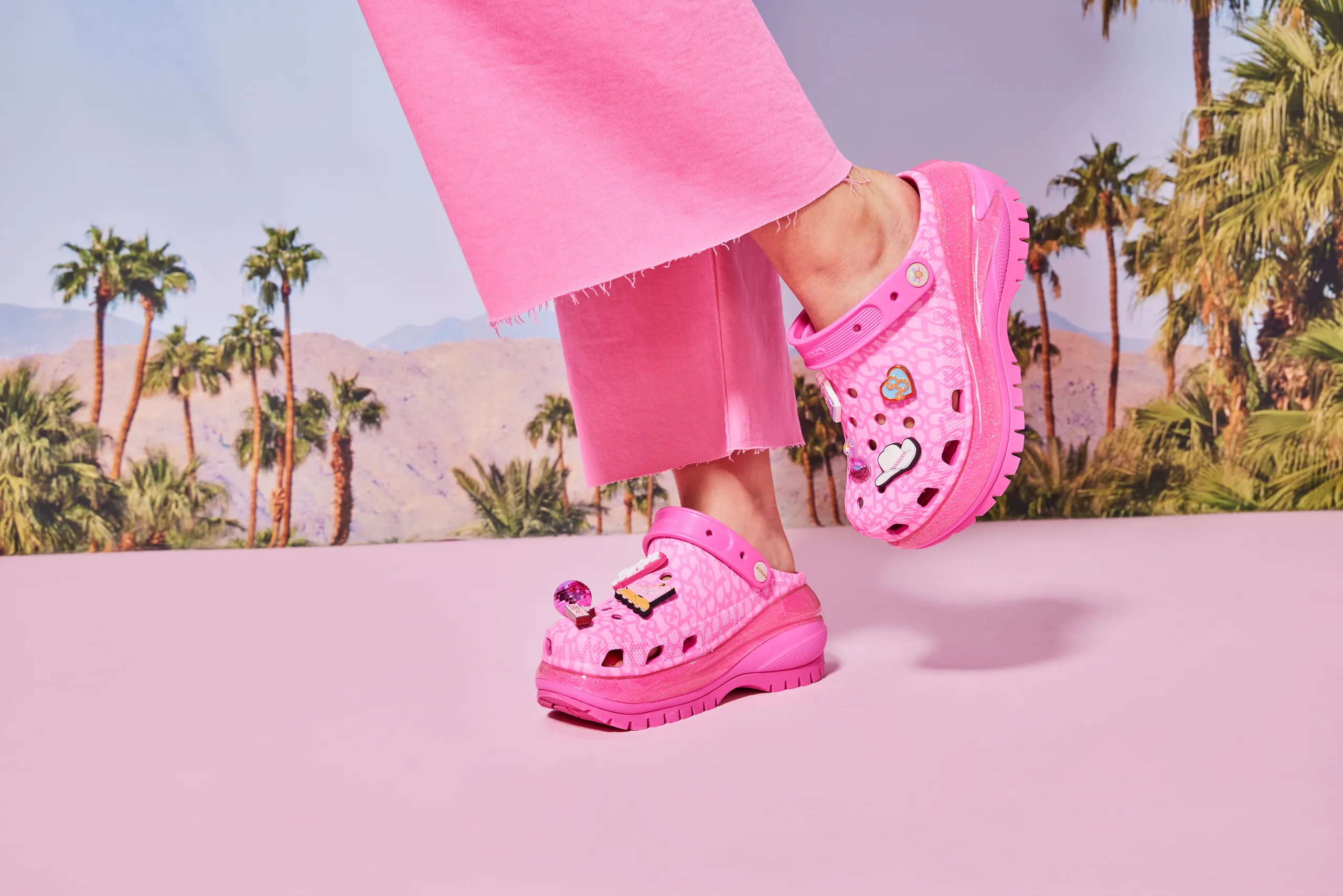 Hinh anh 4: Hay cung xem Crocs co gi sau khi trai qua 2 thap ky