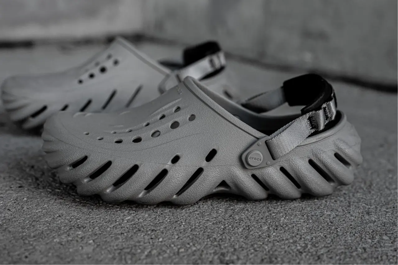 Hinh anh 2: Hay cung xem Crocs co gi sau khi trai qua 2 thap ky