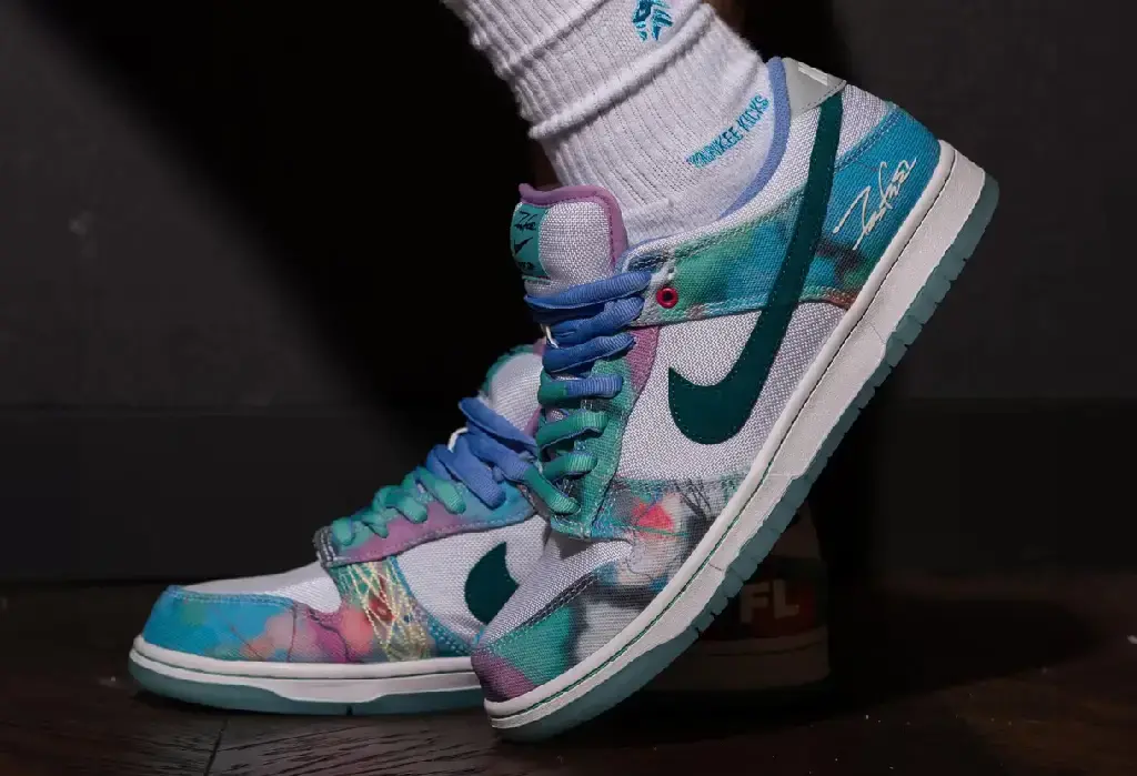 Hinh anh 3: Futura Laboratories x Nike SB Dunk Low - phien ban collab doc dao