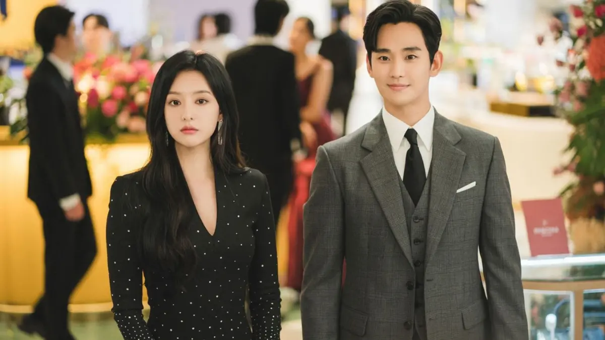 Hinh anh 1: Can moi phong cach cung Kim Ji Won trong "Queen of Tears"