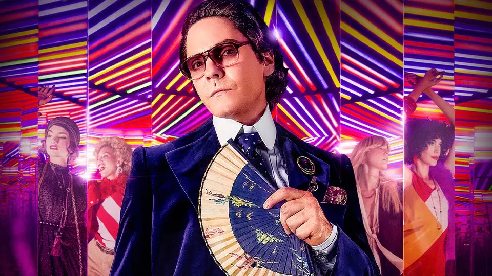 Hinh anh 6: Becoming Karl Lagerfeld: Huyen thoai duoc tai hien tren man anh