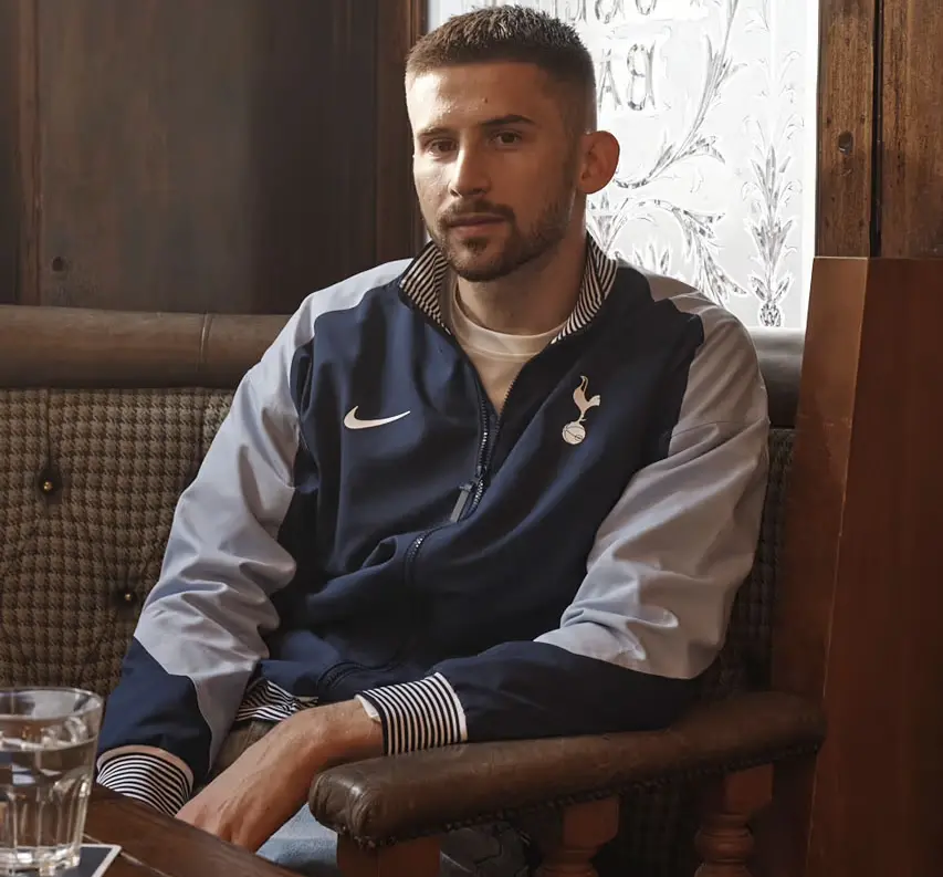 Hinh anh 5: Phien ban co dien nhung van day moi la cua ao dau Tottenham Hotspur