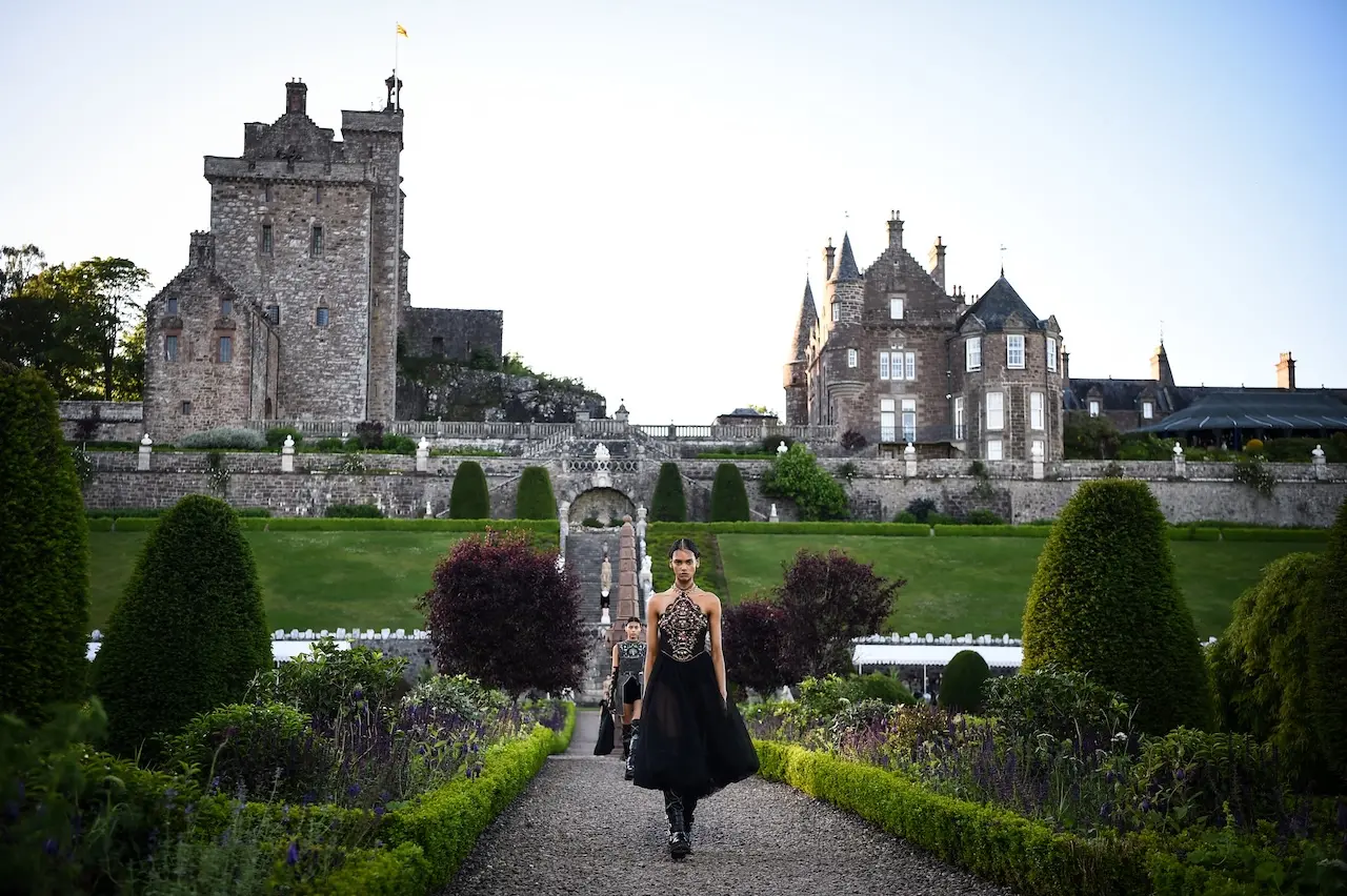 Hinh anh 4: Dior Cruise 2025 day ma mi ra mat tai Scotland