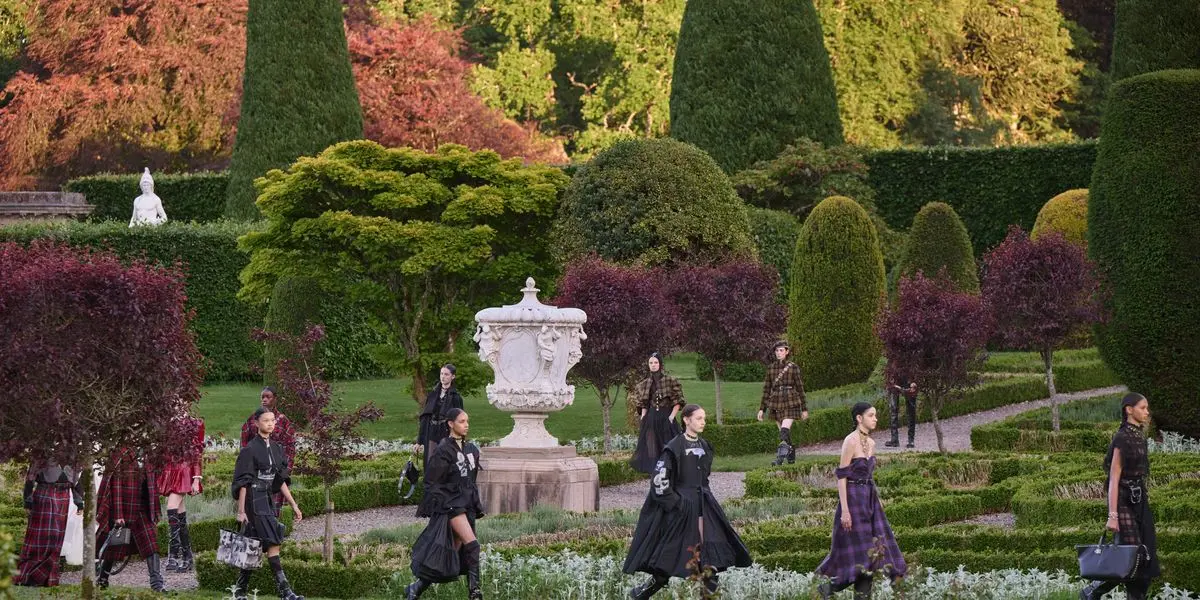 Hinh anh 2: Dior Cruise 2025 day ma mi ra mat tai Scotland