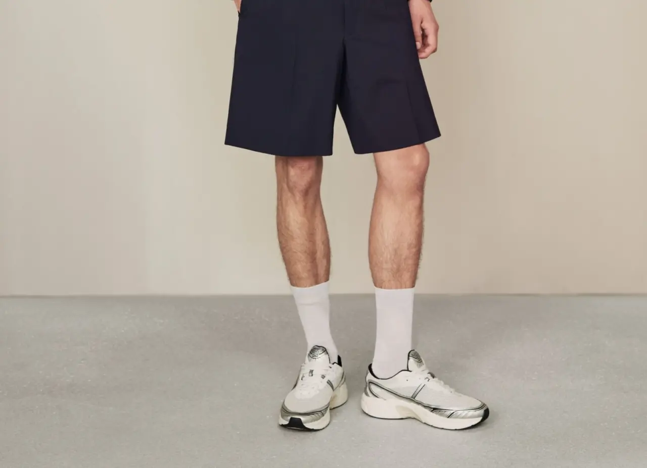 Hinh anh 2: Givenchy NFNTY-52: Buoc tien moi trong thoi trang the thao cao cap