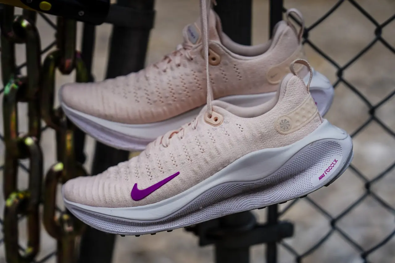 Hinh anh 3: 7 doi giay Nike co the giup ban dung ca ngay khong moi