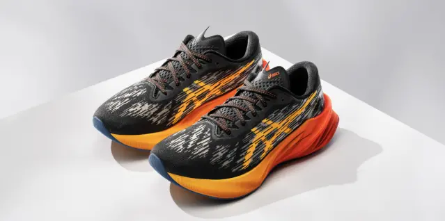 Hinh anh 3: Review giay chay bo ASICS Novablast 3 - phu hop cho moi dia hinh