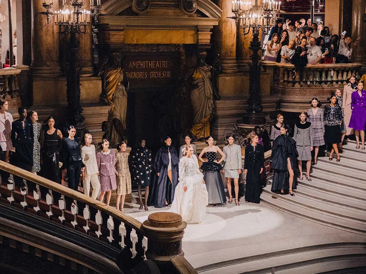 Hinh anh 1: Chanel Thu 2024 Haute Couture - su tai hien day kich tinh tai Palais Garnier