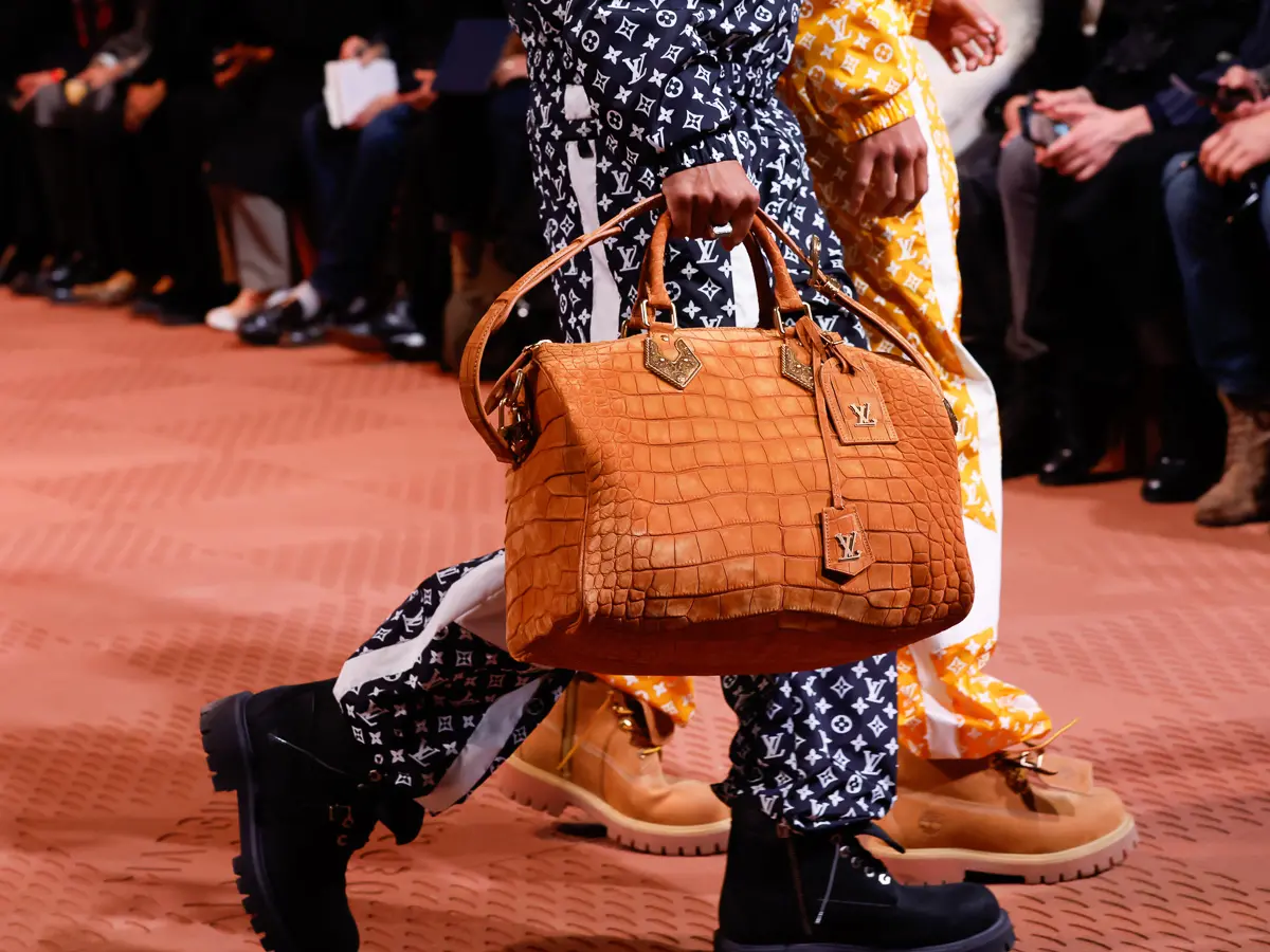 Hinh anh 5: Louis Vuitton Men 2024 - kham pha mien Tay hoang da