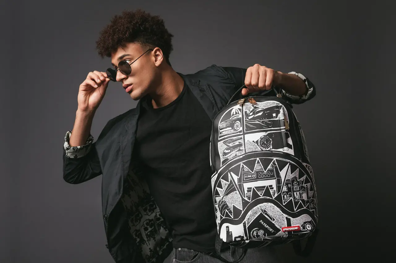 Hinh anh 3: Balo Sprayground: Nhung chu ca map khien gioi tre dien dao