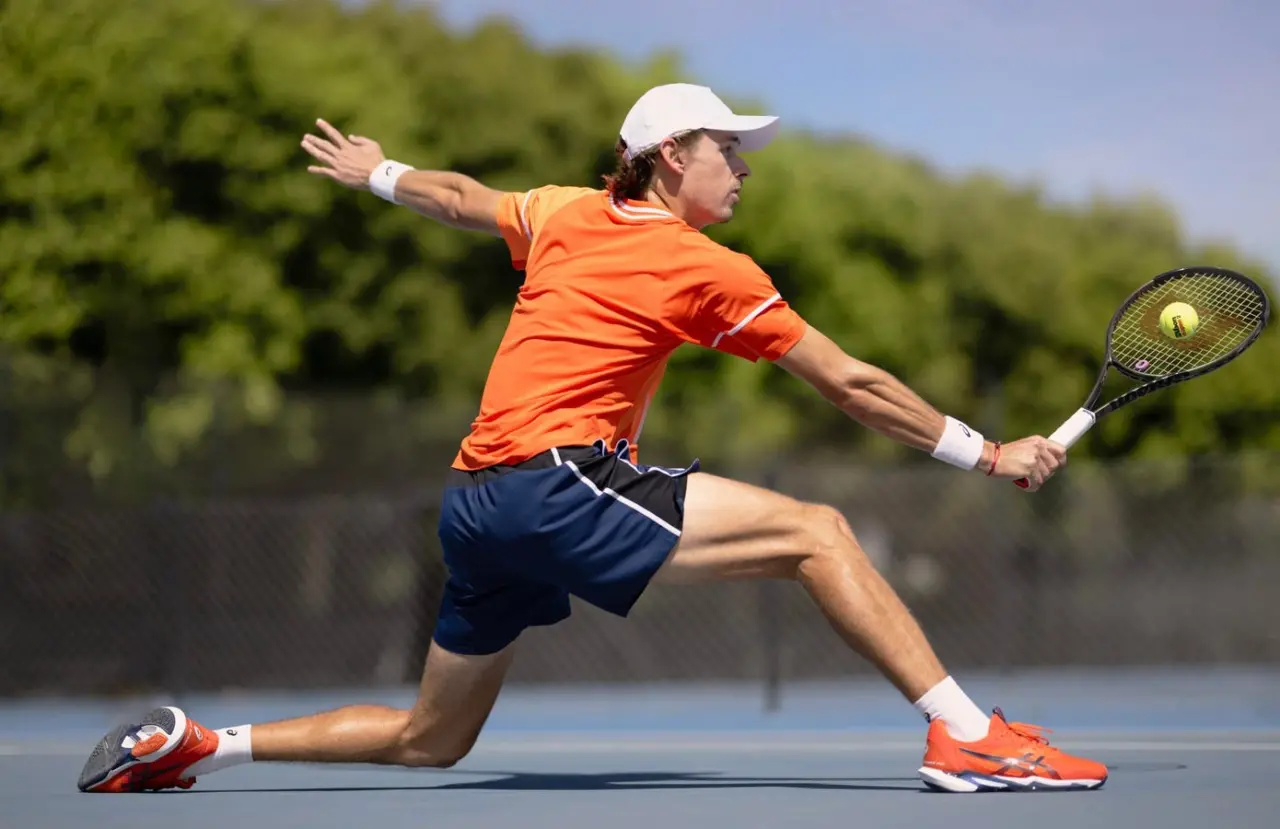 Hinh anh 6: Su tro lai manh me cua Asics Tennis