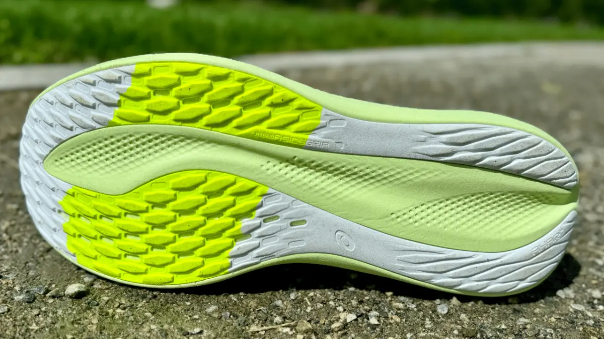 Hinh anh 4: Review Asics GlideRide Max: Doi giay chay bo toi uu hieu suat