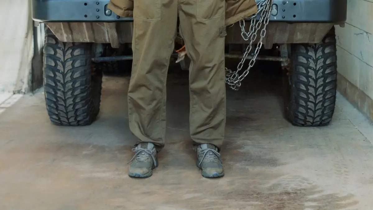 Hinh anh 6: New Balance x Stone Island: Nang Ghost Sneaker len tam cao moi