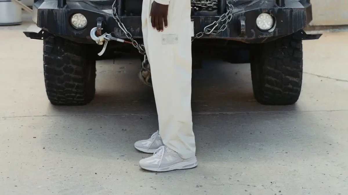 Hinh anh 3: New Balance x Stone Island: Nang Ghost Sneaker len tam cao moi