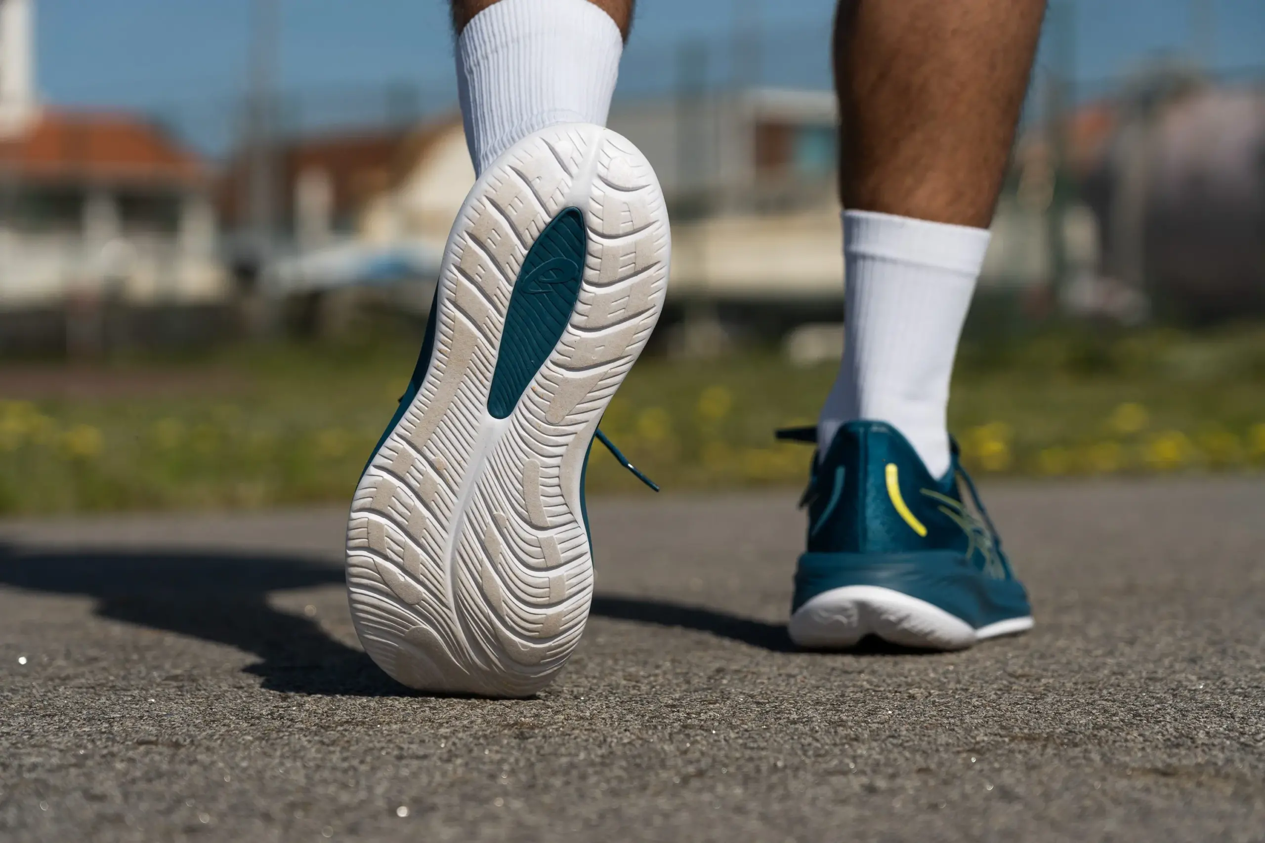 Hinh anh 5: ASICS GEL-CUMULUS 26: Mau giay chay hot nhat hien tai