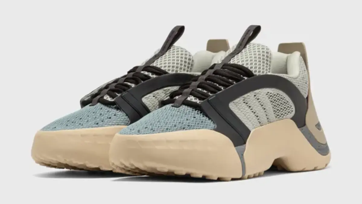 Hinh anh 7: Lieu Dingyun Zhang co the lap day khoang trong ma Yeezy de lai?