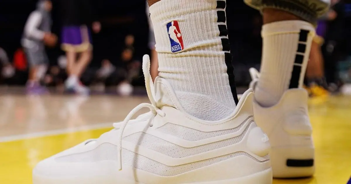 Hinh anh 3: Fear of God Athletics Basketball II bo suu tap moi cua nha Das co gi?