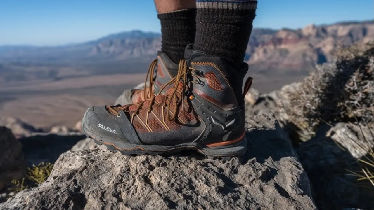 Hinh anh 7: Giay hiking Salewa Mountain Trainer Lite Mid GTX, thiet ke nhe, chong nuoc, de Pomoca bam chac
