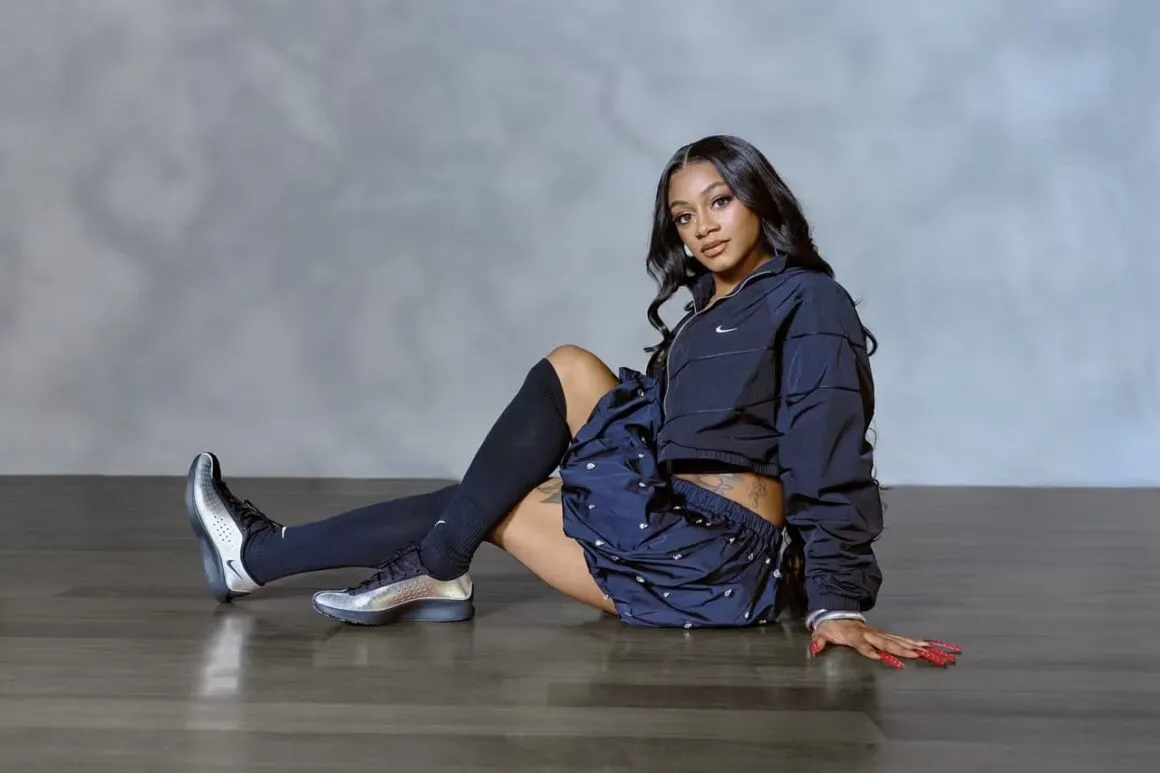 Hinh anh 2: Cau chuyen ve mau giay Nike Air Superfly