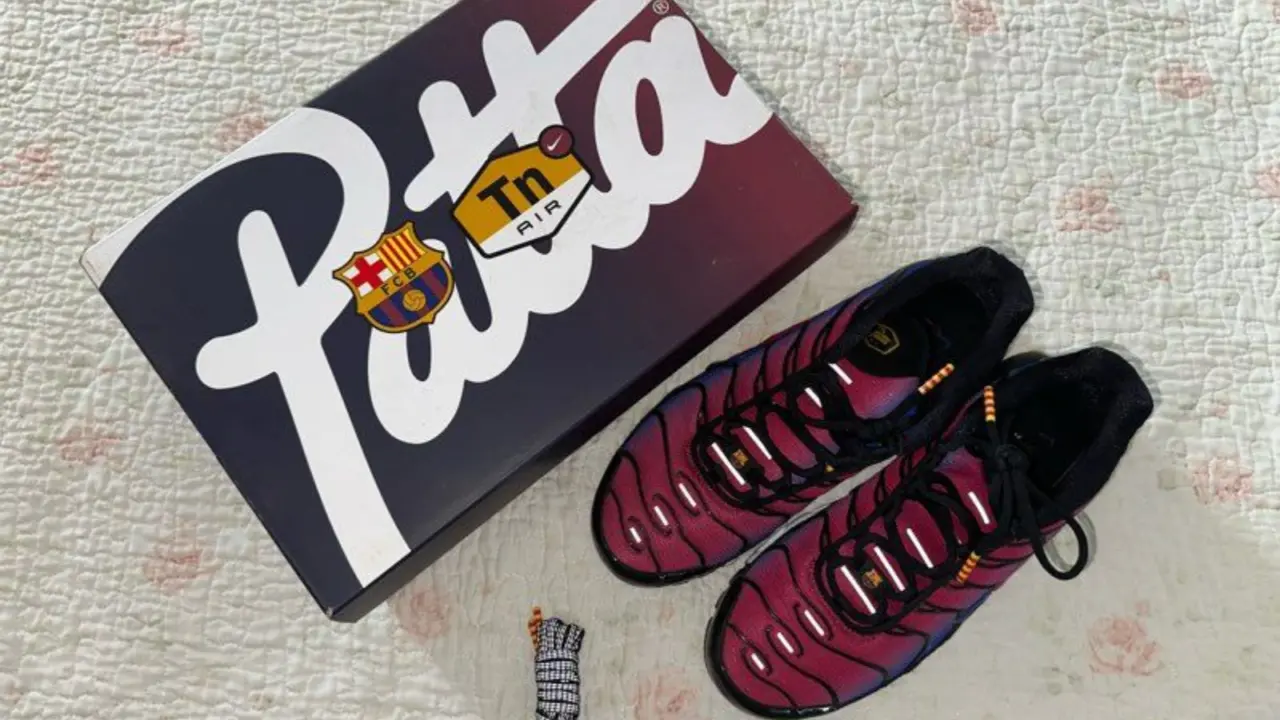 Hinh anh 4: Doi giay Liverpool x LeBron James x Nike Air Max 1 voi phoi mau trang-den-do.