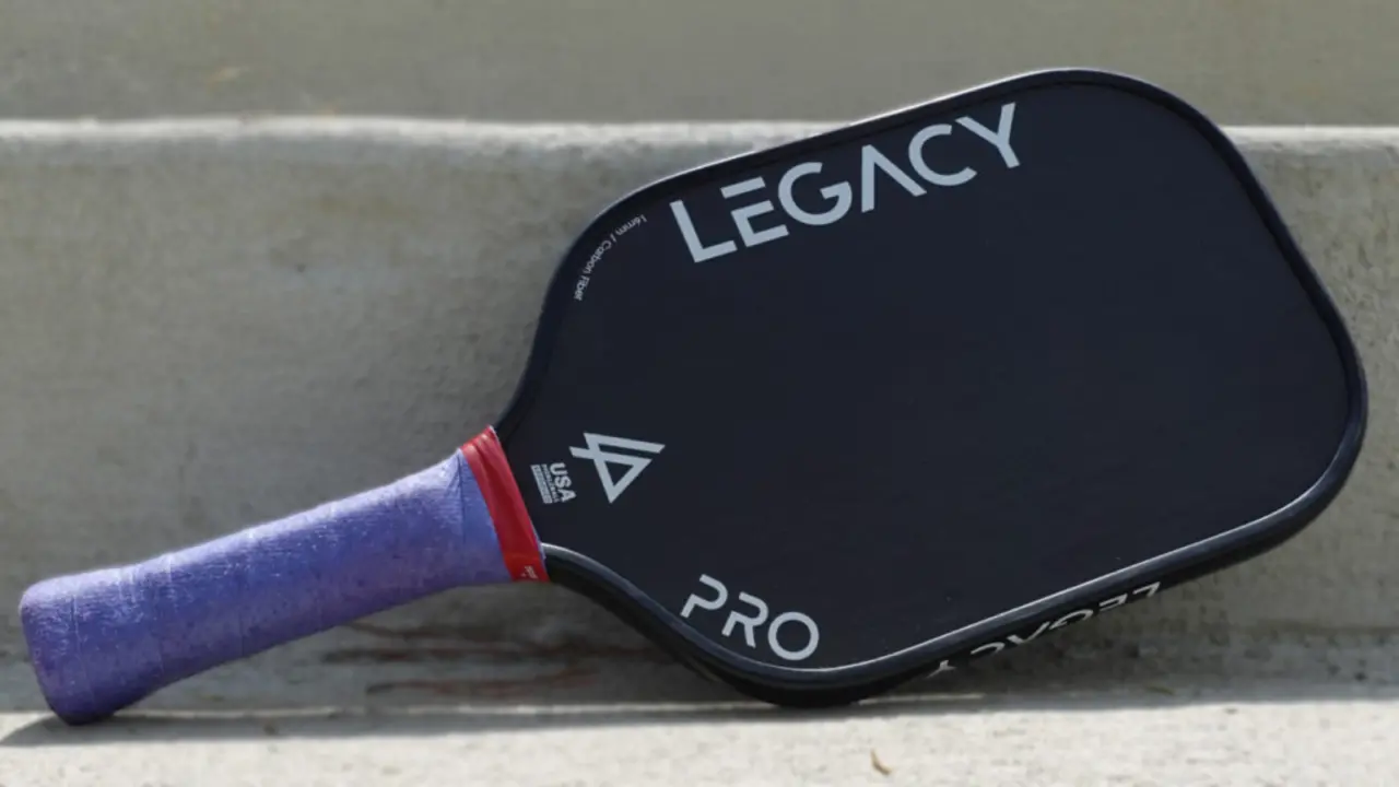 Hinh anh 6: Vot pickleball manh me 2025: Volair Mach 1 Forza, Selkirk Power Air, JOOLA Perseus Pro IV, CRBN 2X Power Series, Legacy Pro