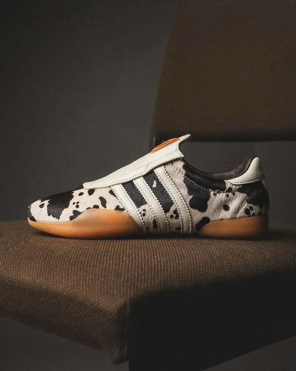 Hinh anh 2: Top nhung mau sneaker co hoa tiet da dong vat noi bat nhat