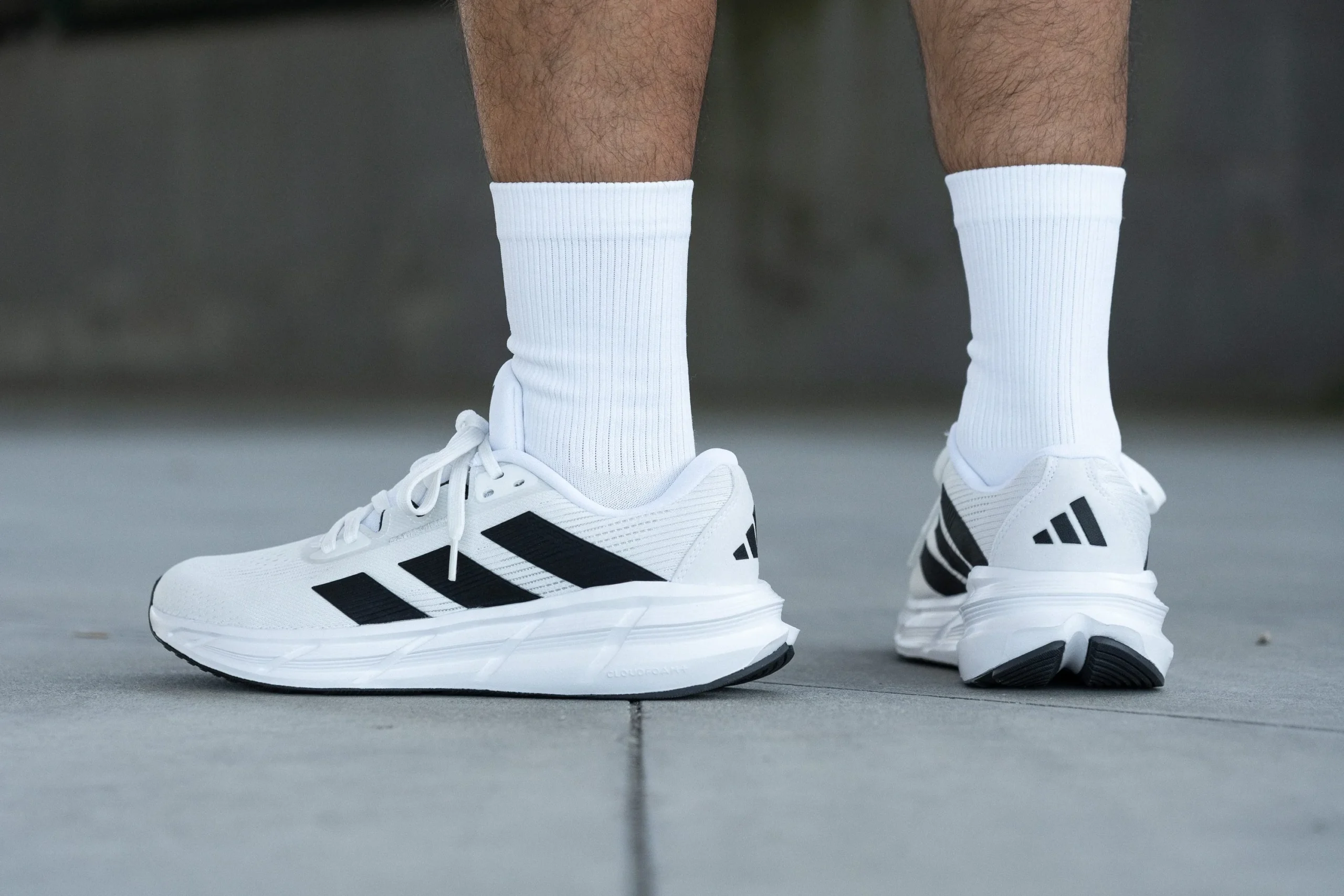 Review Adidas Questar 3 - Lựa chọn hoàn hảo cho người mới bắt đầu chạy bộ
