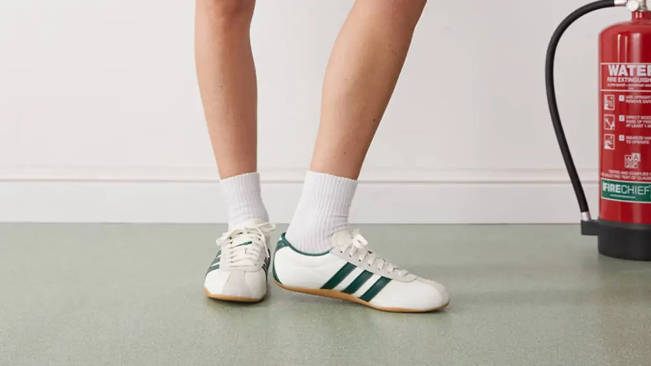 Hinh anh 3: Top 13 doi giay sneaker mua he 2025 dang so huu nhat: tu co dien den hien dai