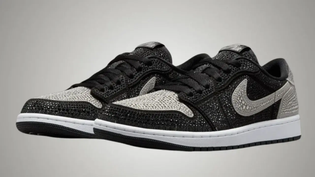 Hinh anh 1: Hinh anh Swarovski x Air Jordan 1 Low OG Stealth voi pha le lap lanh