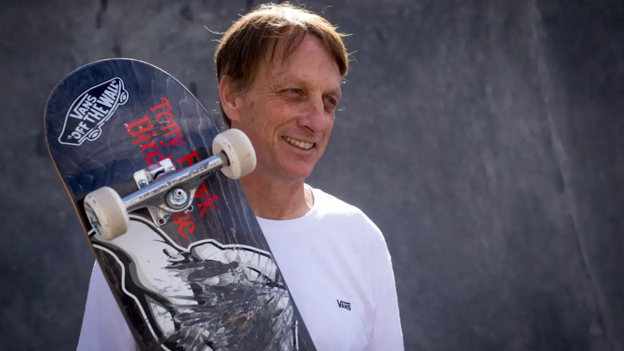 Hinh anh 9: Serena Williams, Steph Curry, Tony Hawk, Roger Federer giay the thao