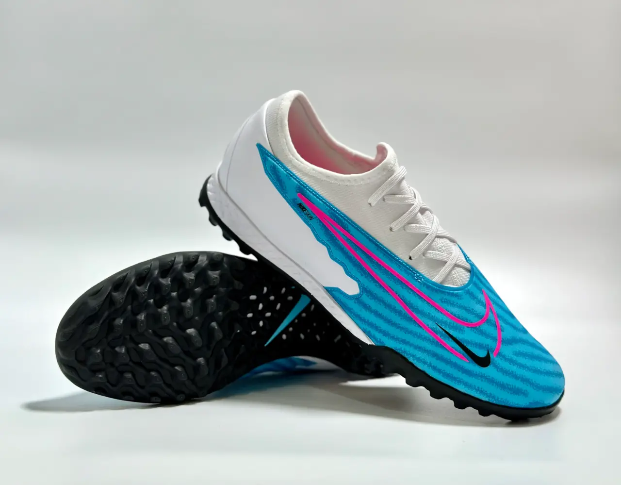 Hinh anh 6: Nike Phantom – Dong giay dinh hinh nghe thuat kiem soat bong hien dai