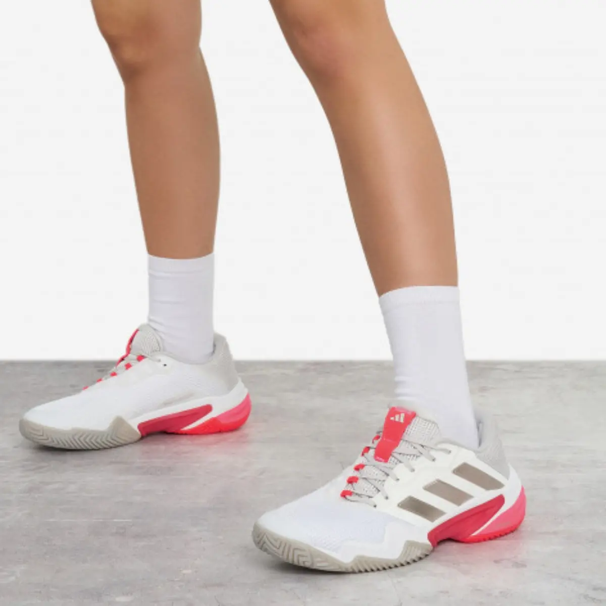 Adidas Barricade 13: Bền chắc vượt trội, kiểm soát tuyệt đối mọi sân đấu