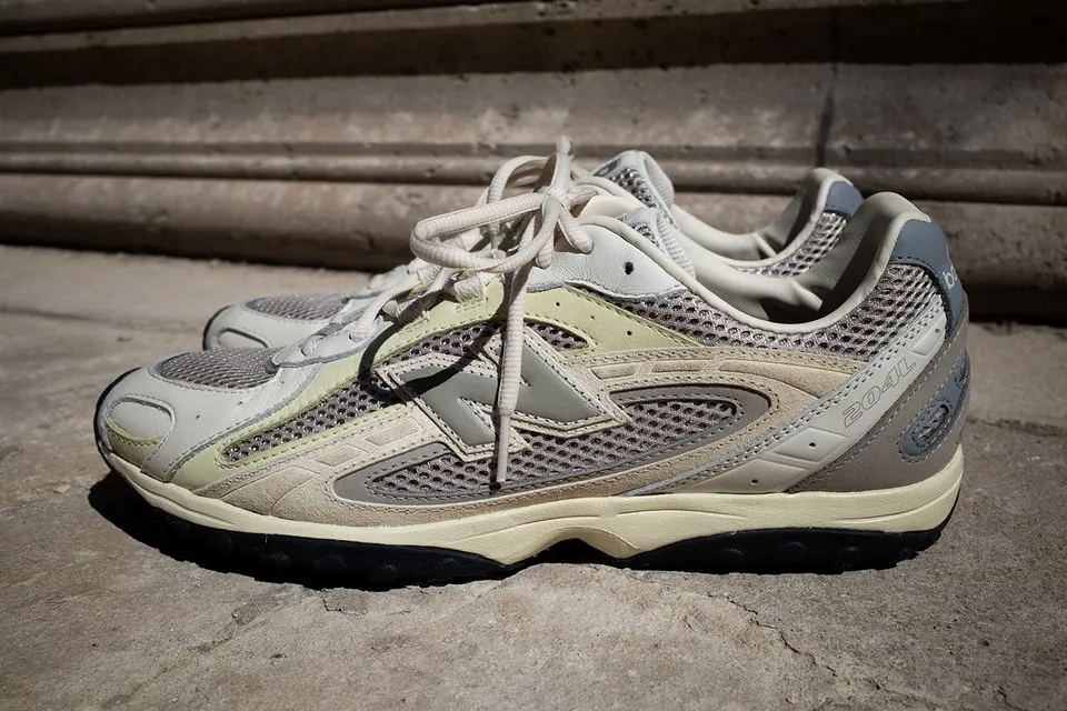 New Balance 204L – Tân binh retro-tech khuấy đảo toàn cầu